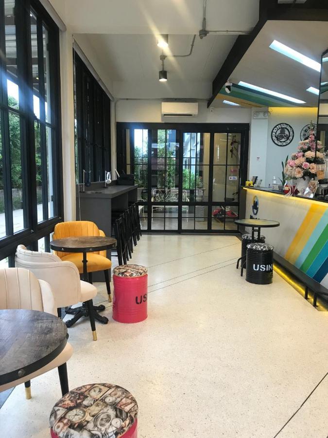 Mosstel Hotel Phitsanulok Bagian luar foto