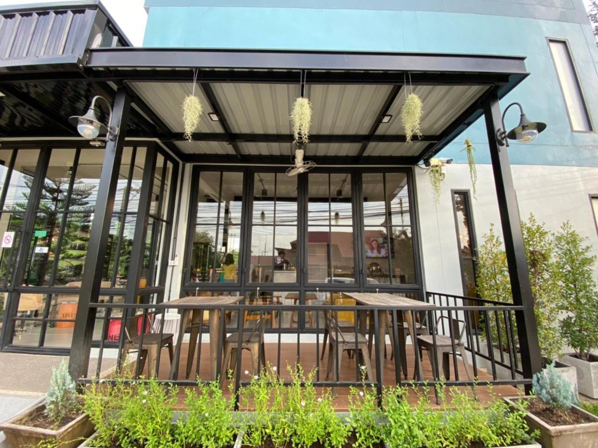 Mosstel Hotel Phitsanulok Bagian luar foto