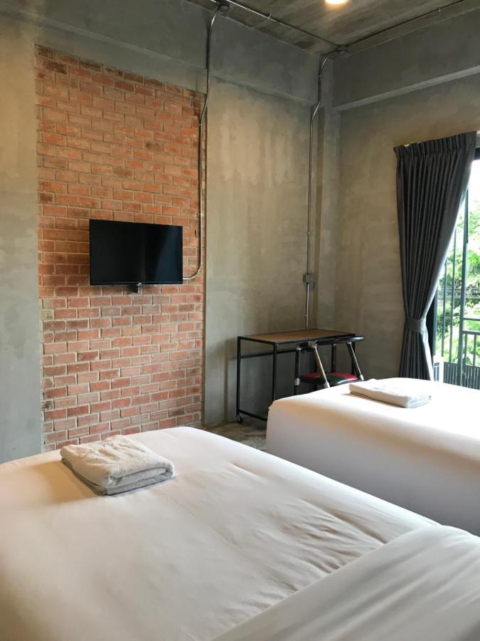 Mosstel Hotel Phitsanulok Bagian luar foto