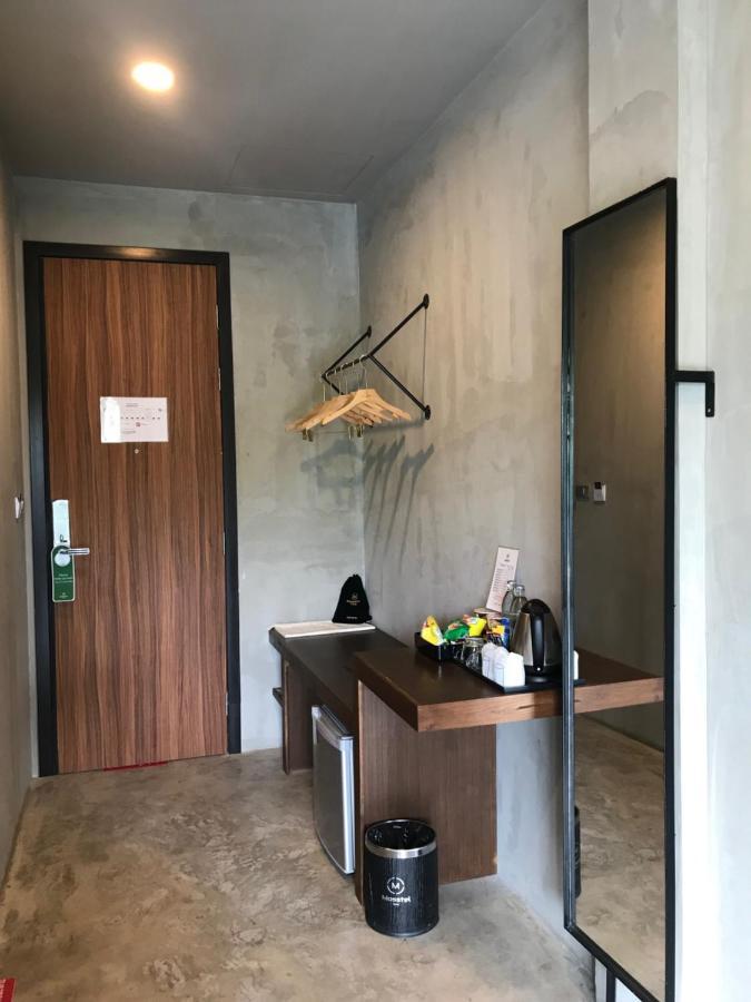 Mosstel Hotel Phitsanulok Bagian luar foto