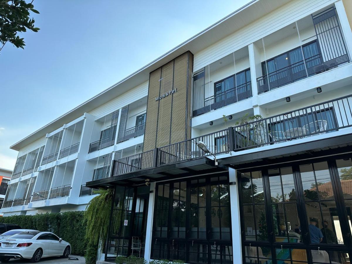Mosstel Hotel Phitsanulok Bagian luar foto