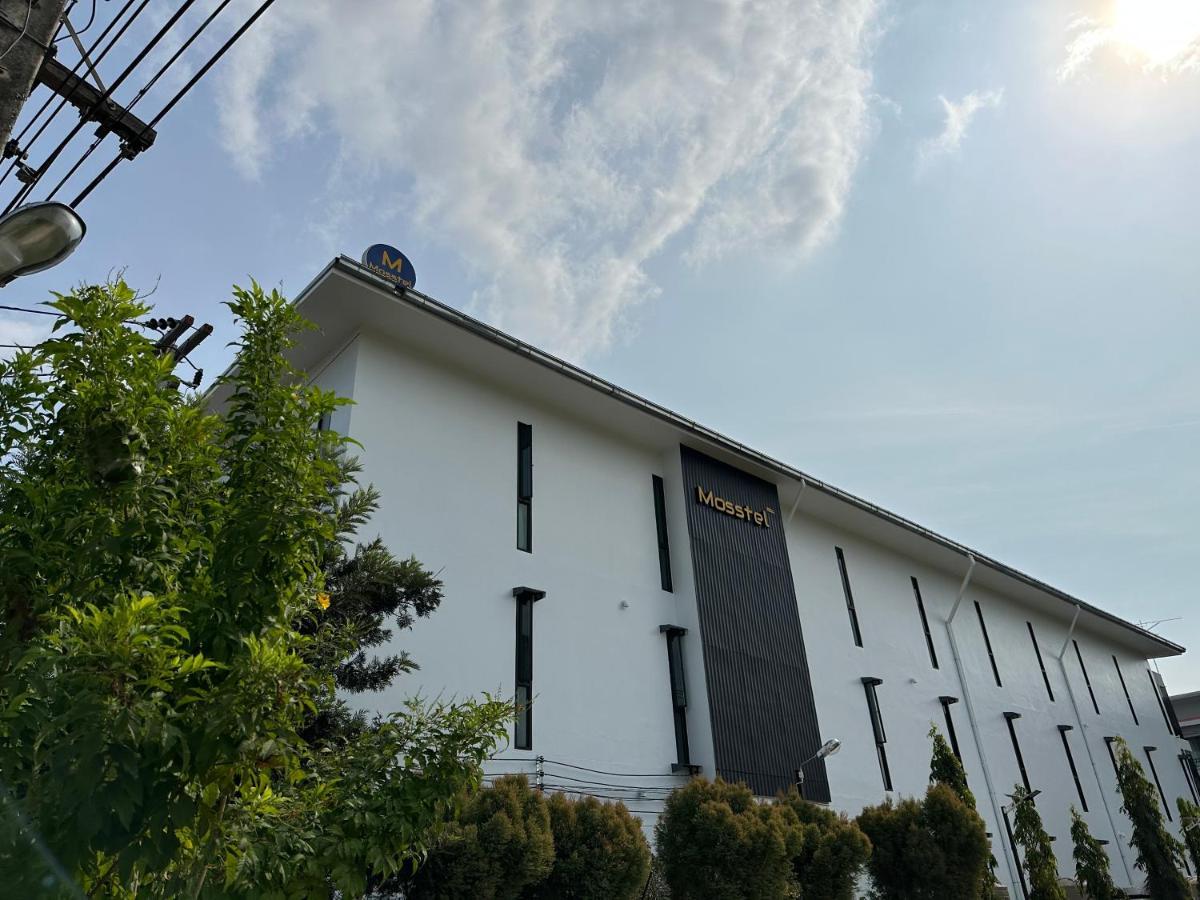 Mosstel Hotel Phitsanulok Bagian luar foto