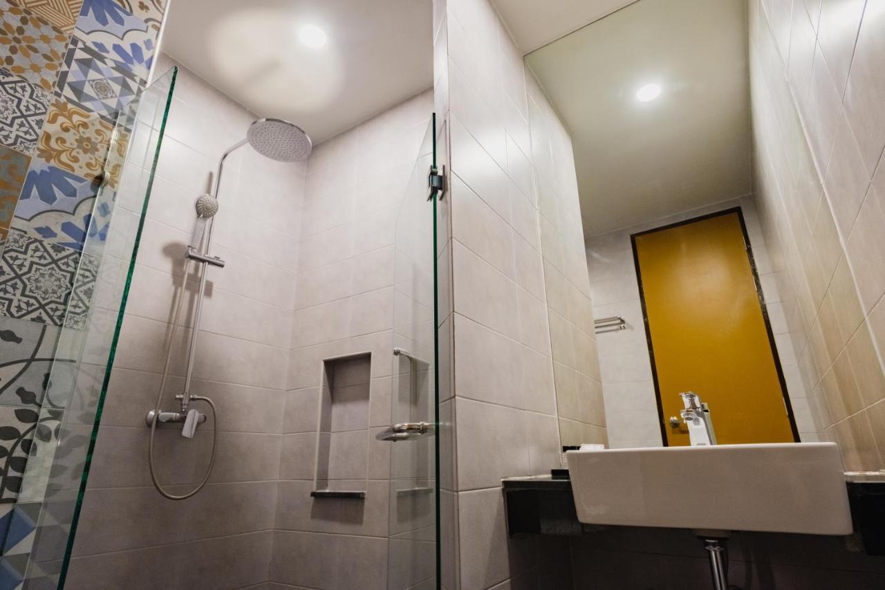Mosstel Hotel Phitsanulok Bagian luar foto